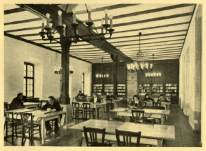 La salle de lecture - Photo de Robert Laeuffer, prise en 1952 - Photo tirée du livre A 9504 "La bibliothèque de la ville de Colmar"